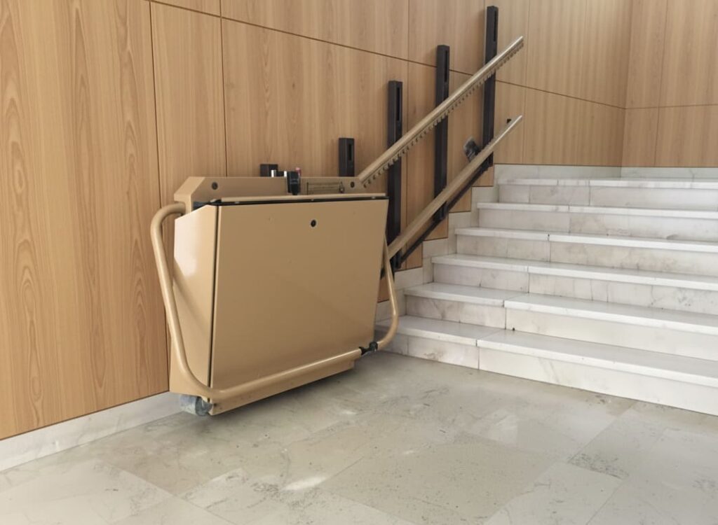 Guía Salvaescaleras en Comunidades